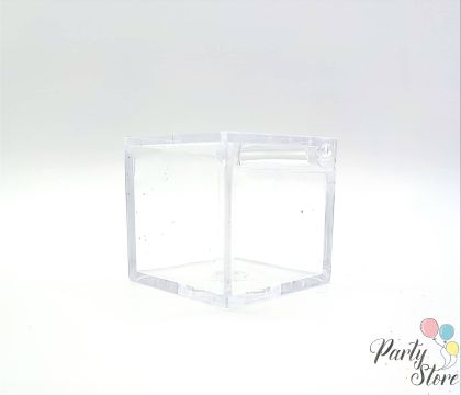 Квадратна прозрачна кутия