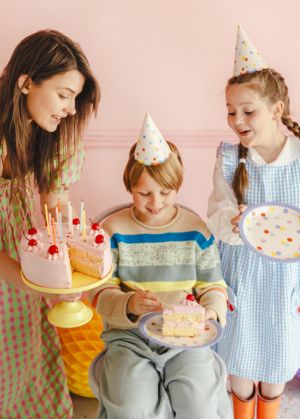 Чинии „Конфети“, 23 см, микс (1 пкт. / 6 бр.)