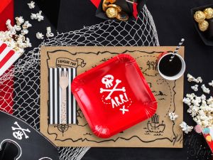 Чинии Pirates Party червени 20x20cm (1 пкт. / 6 бр.)