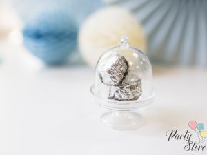 Прозрачна акрилна кутия със столче