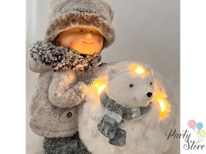 Коледна фигура на момиче със светеща мечка